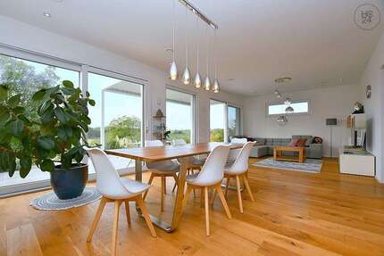 Haus Reutlingen-Reicheneck Reicheneck - 5.5 Zimmer, 180 m&sup2;, 3.390&euro; | Angebot:27721701