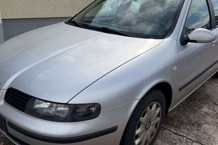 Seat Leon 261.000 km 1.950 &euro; Sindelfingen/Stuttgart 71069