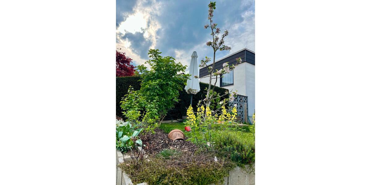 Erdgeschoßwohnung Esslingen am Neckar Brühl - 4.5 Zimmer, 114 m&sup2;, 1.350&euro; | Angebot:26341258