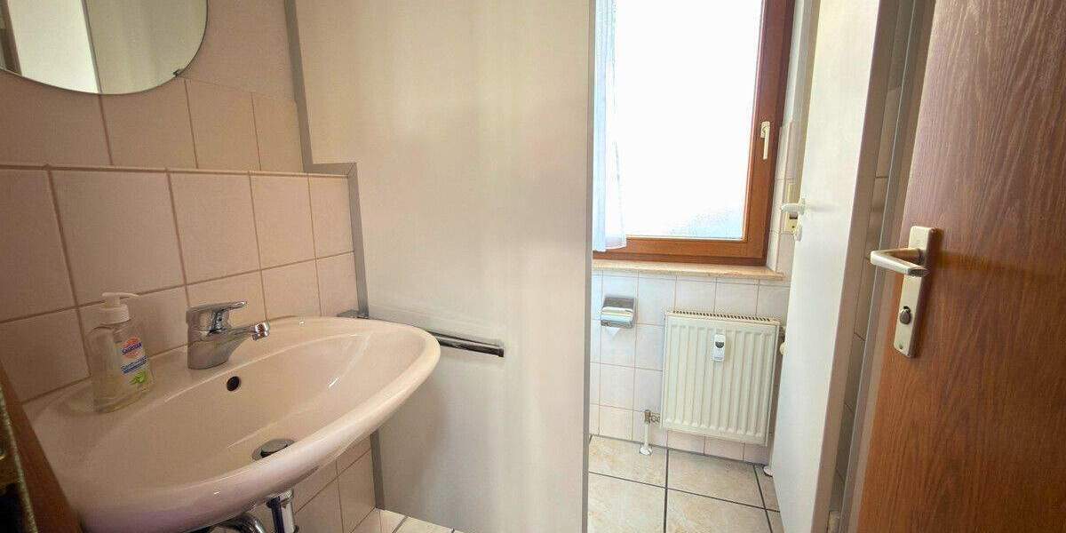 Gewerbeobjekt Eningen unter Achalm Eningen - 1 Zimmer, 39 m&sup2;, 95.000&euro; | Angebot:25708145