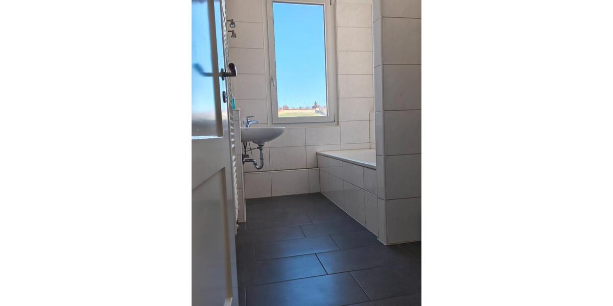 Etagenwohnung Esslingen am Neckar - 4 Zimmer, 105 m&sup2;, 1.200&euro; | Angebot:26039058