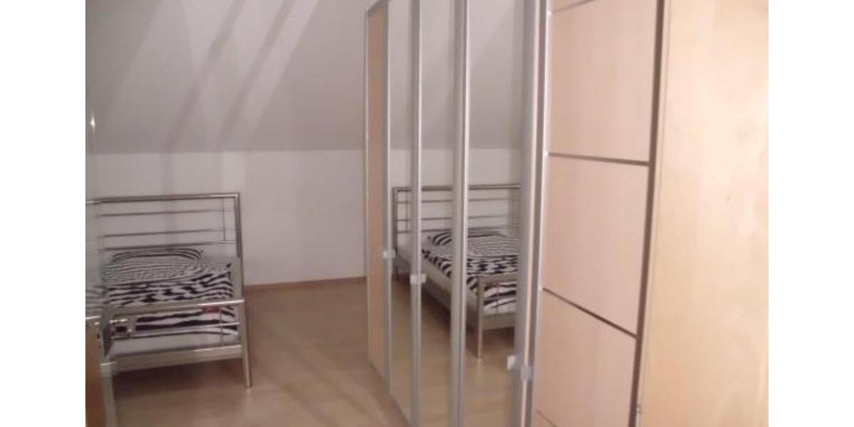 Dachgeschoßwohnung Rottenburg am Neckar - 2 Zimmer, 82 m&sup2;, 490&euro; | Angebot:25272110