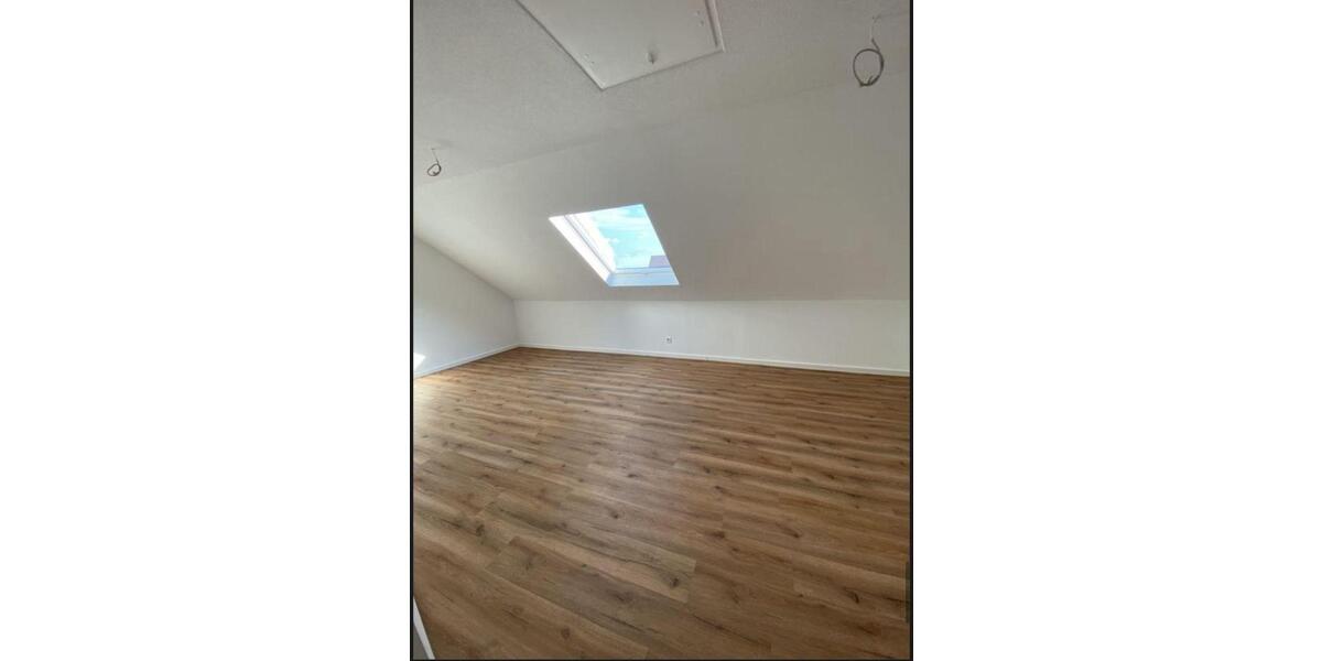 Dachgeschoßwohnung Grabenstetten - 2 Zimmer, 90 m&sup2;, 700&euro; | Angebot:25507808