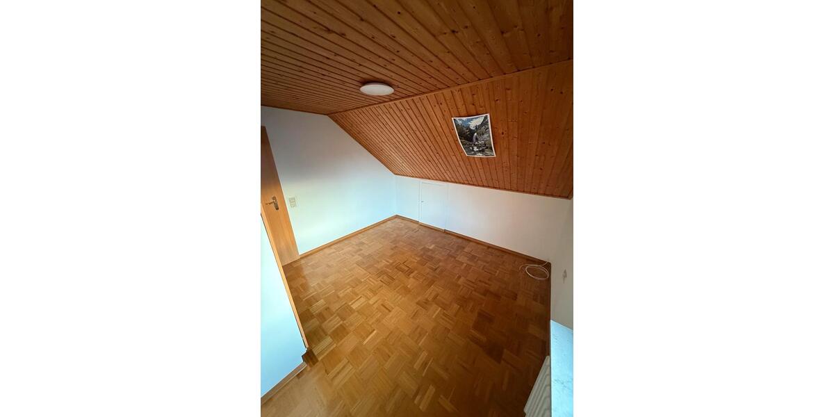 Einfamilienhaus Dettingen an der Erms - 4 Zimmer, 114 m&sup2;, 1.500&euro; | Angebot:27620230