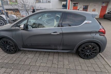 Peugeot 208 80.000 km 10.700 &euro; Leinfelden-Echterdingen 70771