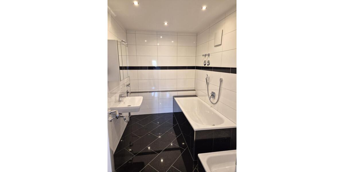 Dachgeschoßwohnung Erkenbrechtsweiler - 3 Zimmer, 94 m&sup2;, 269.000&euro; | Angebot:25202143