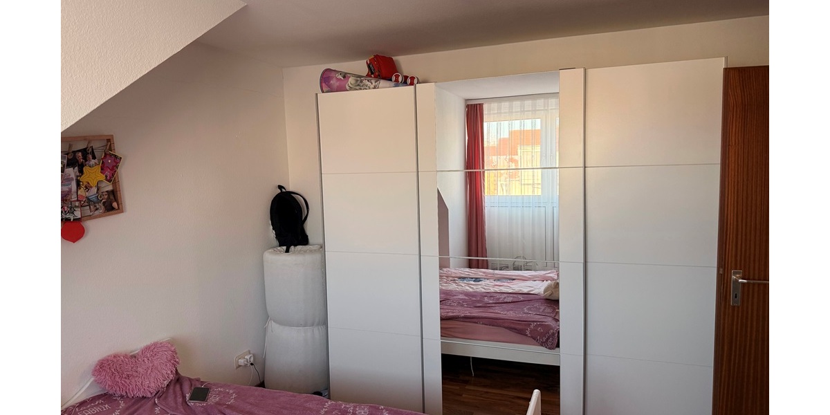 Gut geschnittene 3-Zi.-ETW in Böblingen - Toplage, ruhig und zentrumsnah gelegen - Dachgeschoßwohnung Böblingen Böblingen | Angebot:25852837