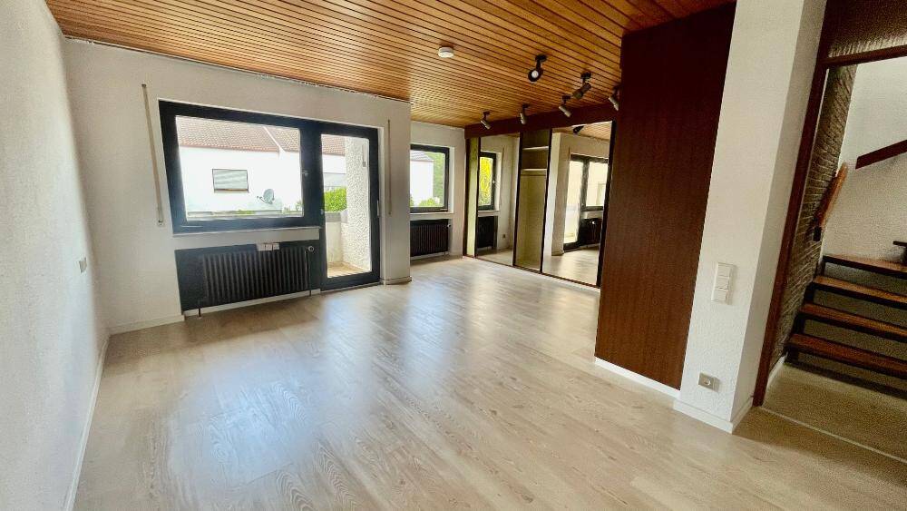 Mehrfamilienhaus, Wohnhaus Böblingen - 4 Zimmer, 143 m&sup2;, 2.750&euro; | Angebot:26378141
