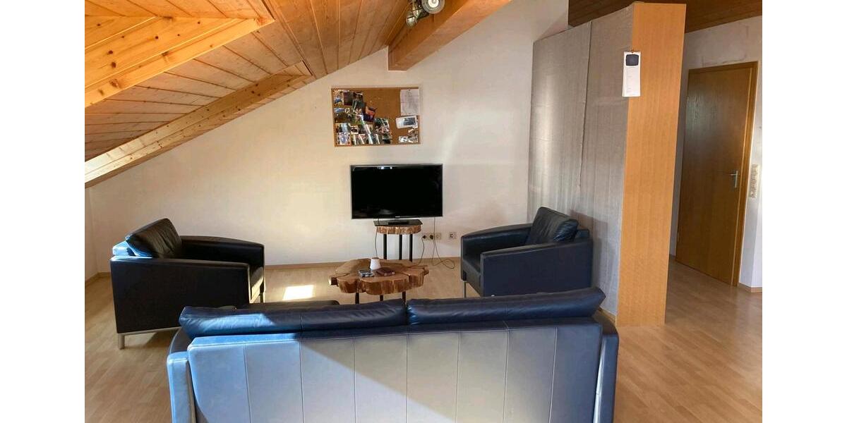 Dachgeschoßwohnung Reutlingen Altenburg - 3 Zimmer, 68 m&sup2;, 800&euro; | Angebot:26550324