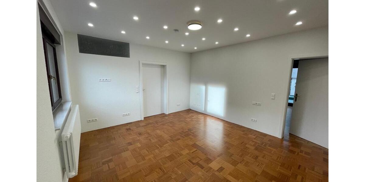 Etagenwohnung Böblingen - 2 Zimmer, 91 m&sup2;, 1.200&euro; | Angebot:25329938