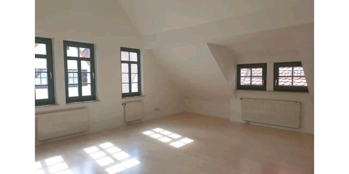 Dachgeschoßwohnung Rottenburg am Neckar - 2 Zimmer, 65 m&sup2;, 280.000&euro; | Angebot:26267120