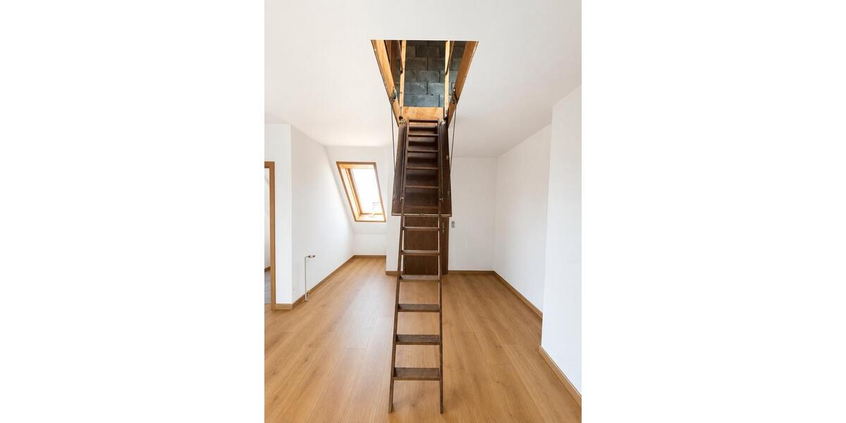 Dachgeschoßwohnung Kirchheim unter Teck - 4 Zimmer, 146 m&sup2;, 1.850&euro; | Angebot:27543065