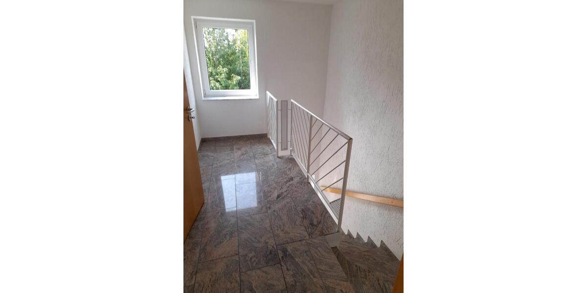 Dachgeschoßwohnung Engstingen - 3 Zimmer, 97 m&sup2;, 660&euro; | Angebot:25960849