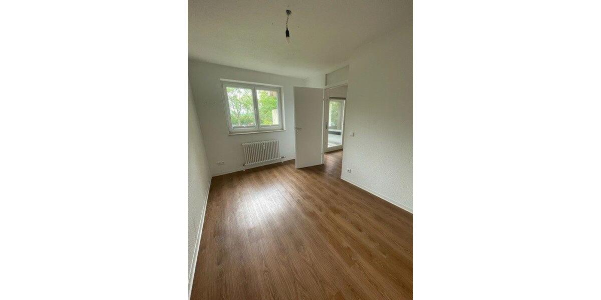 Etagenwohnung Esslingen am Neckar Pliensauvorstadt - 4 Zimmer, 92 m&sup2;, 1.121&euro; | Angebot:25491532