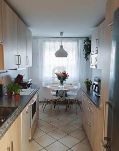 RUHE GENIEßEN, LICHT ERLEBEN - Erdgeschoßwohnung Sindelfingen Eichholz | Angebot:26037787