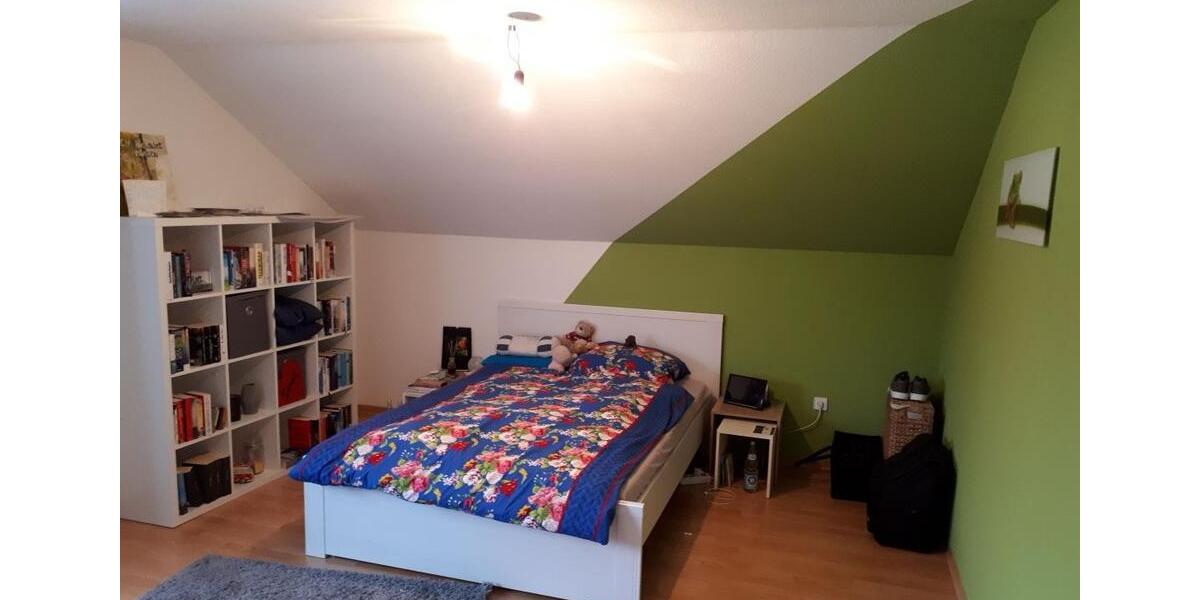 Dachgeschoßwohnung Herrenberg - 3 Zimmer, 76 m&sup2;, 835&euro; | Angebot:25070113