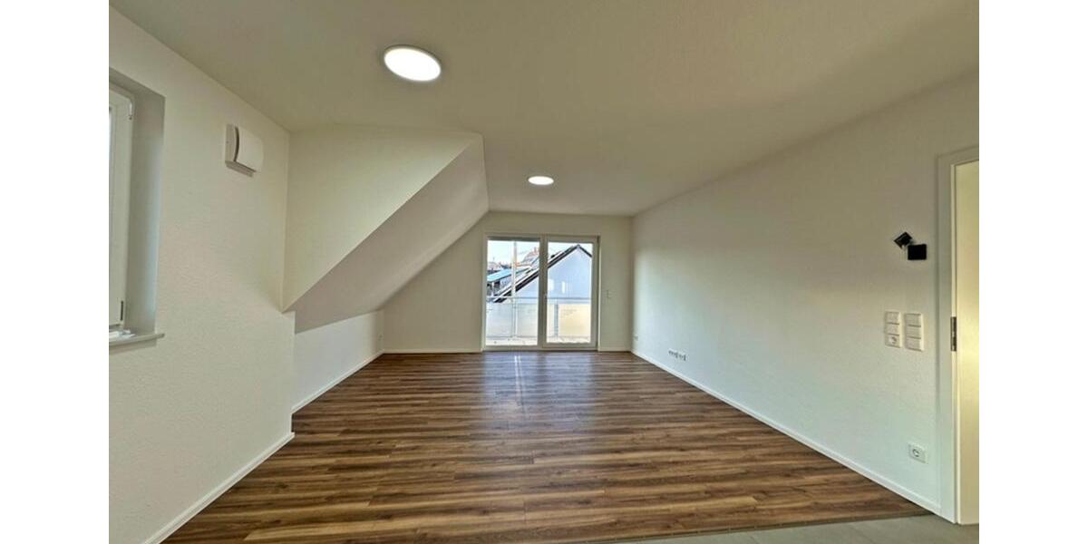 Dachgeschoßwohnung Gäufelden - 3 Zimmer, 79 m&sup2;, 1.190&euro; | Angebot:25857980