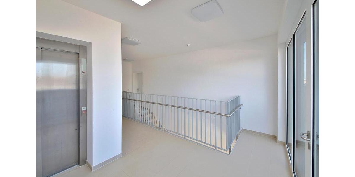 Etagenwohnung Böblingen - 3 Zimmer, 85 m&sup2;, 1.761&euro; | Angebot:25783083