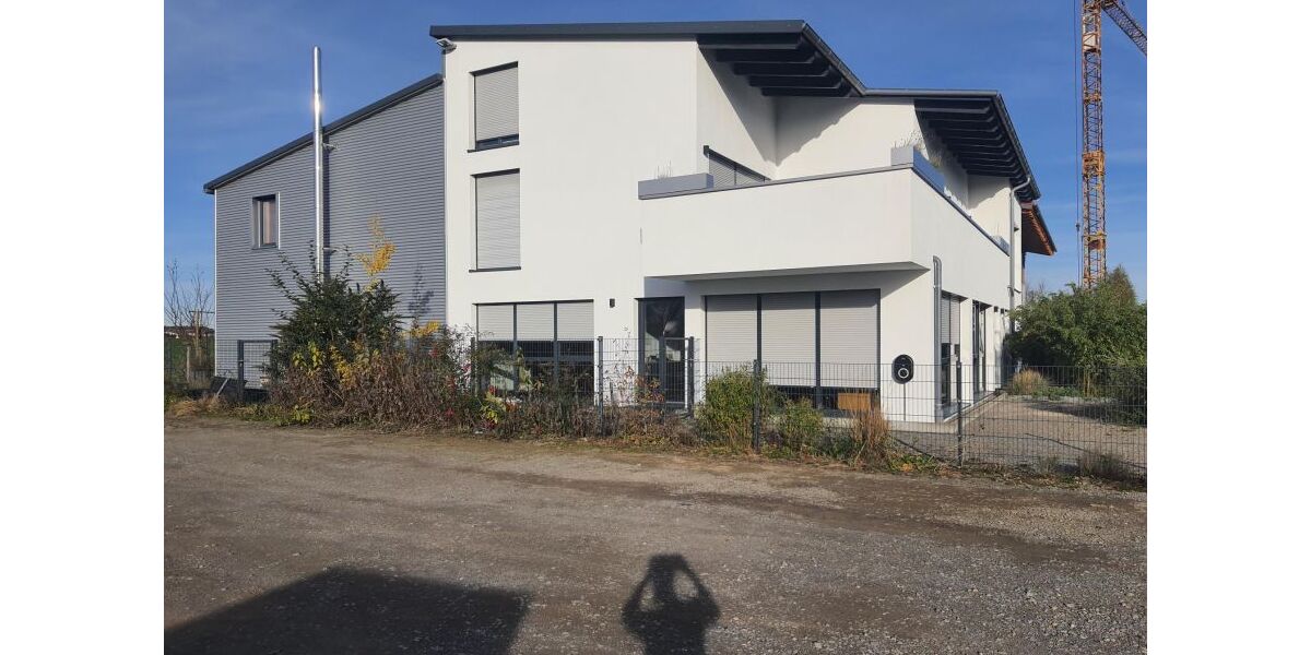 Provisionsfrei* Moderne Gewerbeimmobilie mit Büro, Wohnung und Halle - KfW 70, Solaranlage, hochwertige Ausstattung - Gewerbeobjekt Altdorf | Angebot:23812378