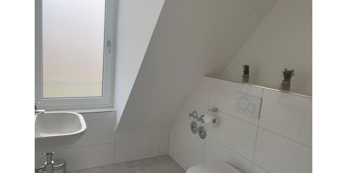 Dachgeschoßwohnung Reutlingen Altenburg - 1 Zimmer, 30 m&sup2;, 850&euro; | Angebot:26049598