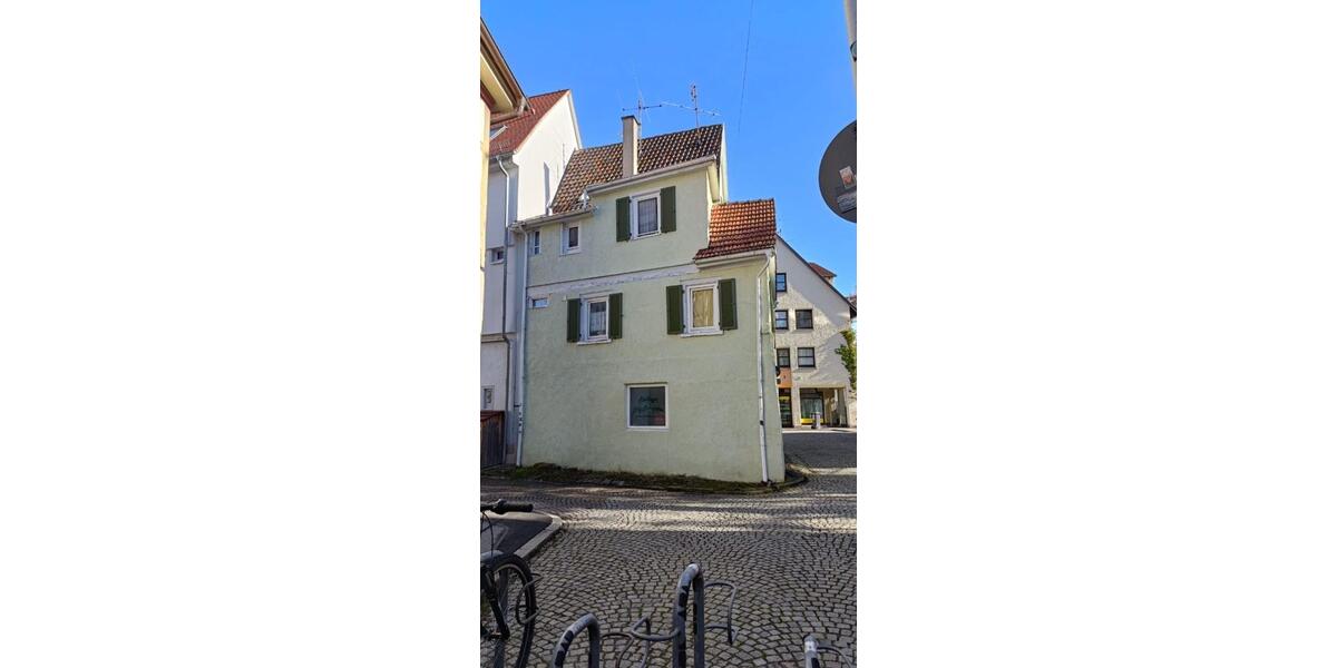 Mehrfamilienhaus, Wohnhaus Reutlingen - 6 Zimmer, 200 m&sup2;, 450.000&euro; | Angebot:25282639
