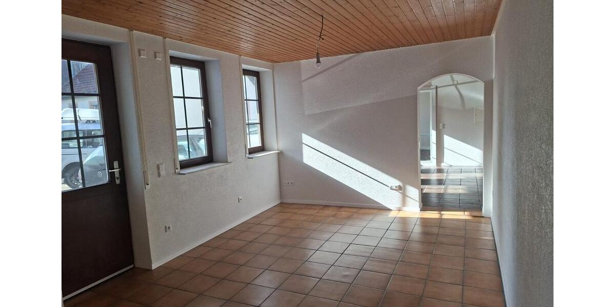 Erdgeschoßwohnung Rottenburg am Neckar - 4 Zimmer, 110 m&sup2;, 320.000&euro; | Angebot:25172685