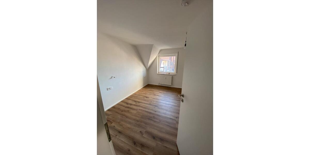 Etagenwohnung Gäufelden - 4.5 Zimmer, 85 m&sup2;, 297.000&euro; | Angebot:25420835