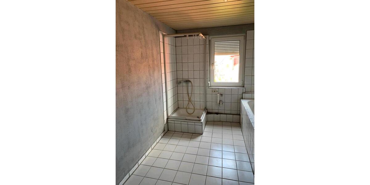 Doppelhaushälfte Rottenburg am Neckar - 4 Zimmer, 135 m&sup2;, 230.000&euro; | Angebot:26679284
