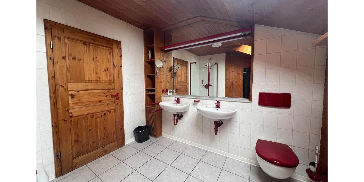 Dachgeschoßwohnung Neustetten - 3.5 Zimmer, 110 m&sup2;, 1.100&euro; | Angebot:24658937