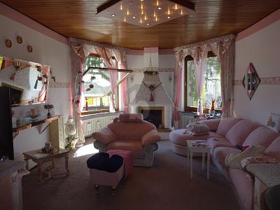 GROßZÜGIGES ZUHAUSE MIT EINLIEGERWOHNUNG - Zweifamilienhaus Kirchheim unter Teck | Angebot:26055874