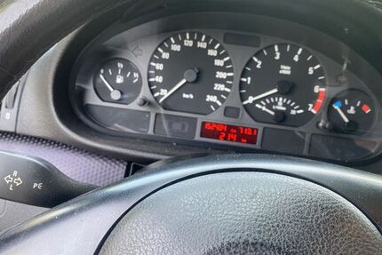 BMW 320 155.000 km 5.000 &euro; Esslingen am Neckar 73734