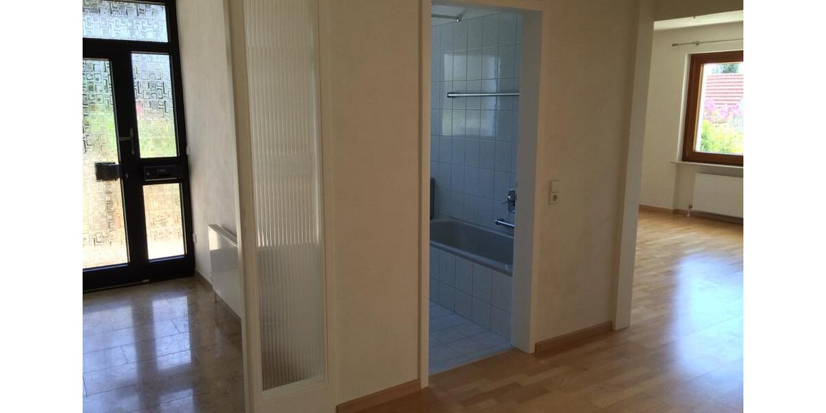 Erdgeschoßwohnung Esslingen am Neckar Brühl - 3 Zimmer, 103 m&sup2;, 1.200&euro; | Angebot:25638393
