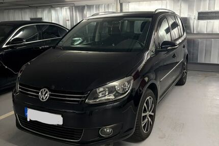 VW Touran 235.000 km 3.890 &euro; Böblingen 71032