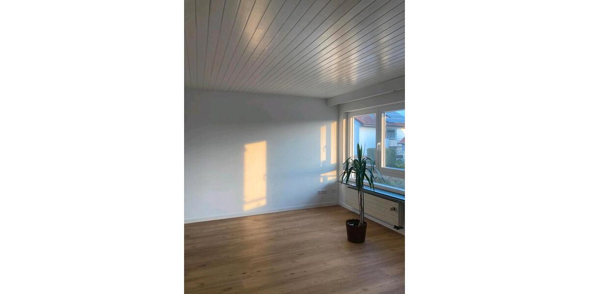 Etagenwohnung Herrenberg - 2.5 Zimmer, 75 m&sup2;, 1.100&euro; | Angebot:25639869