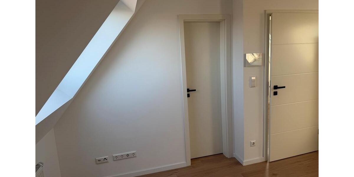 Dachgeschoßwohnung Neustetten - 3 Zimmer, 50 m&sup2;, 725&euro; | Angebot:27616392