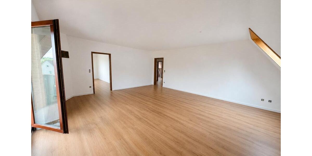 Dachgeschoßwohnung Kirchheim unter Teck - 4 Zimmer, 146 m&sup2;, 1.850&euro; | Angebot:27543065