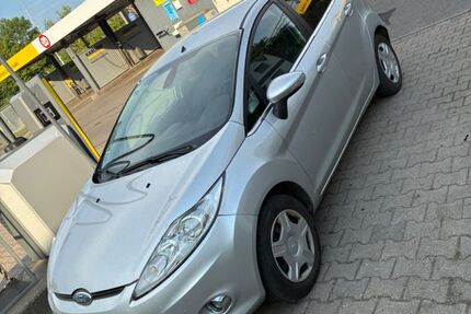 Ford Fiesta 132.270 km 2.900 &euro; Reutlingen 72764