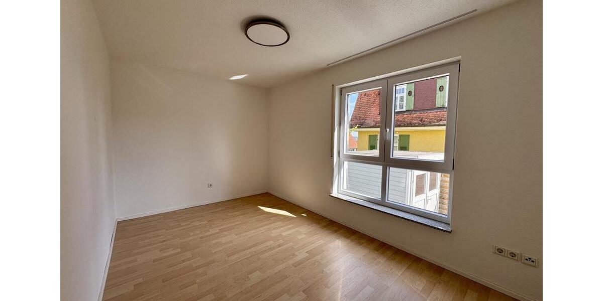 Etagenwohnung Rottenburg am Neckar - 3 Zimmer, 89 m&sup2;, 1.120&euro; | Angebot:26675988