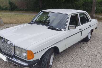 Mercedes-Benz 230 72.000 km 10.990 &euro; Leinfelden-Echterdingen, Stadt 70771
