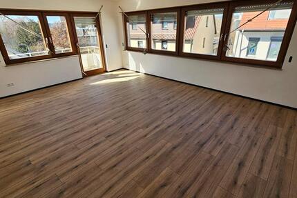 Wohnung Herrenberg - 5 Zimmer, 26 m&sup2;, 700&euro; | Angebot:25990830