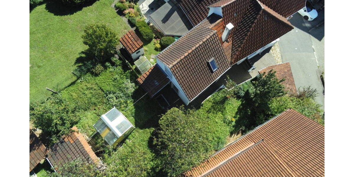 Doppelhaushälfte Nürtingen Neckarhausen - 8 Zimmer, 135 m&sup2;, 475.000&euro; | Angebot:26290170
