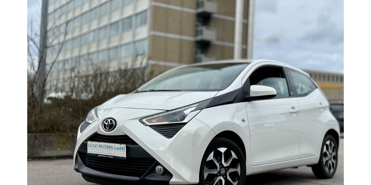 Toyota Aygo (X) 112.000 km 8.594 &euro; Reutlingen 72766