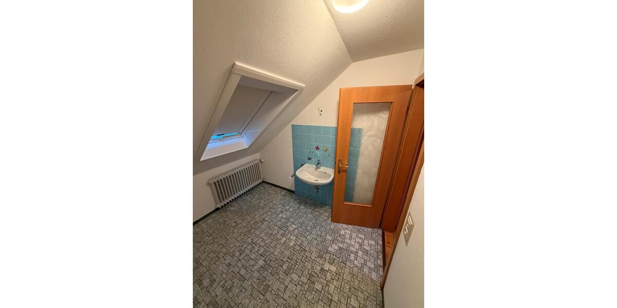 Einfamilienhaus Dettingen an der Erms - 4 Zimmer, 114 m&sup2;, 1.500&euro; | Angebot:27620230