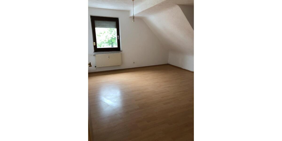 Dachgeschoßwohnung Kirchheim unter Teck - 4.5 Zimmer, 120 m&sup2;, 265.000&euro; | Angebot:23394841