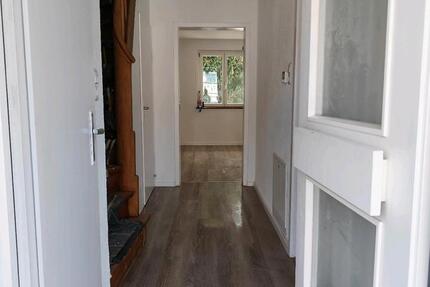 Haus Esslingen am Neckar Pliensauvorstadt - 4 Zimmer, 106 m&sup2;, 1.450&euro; | Angebot:26611083