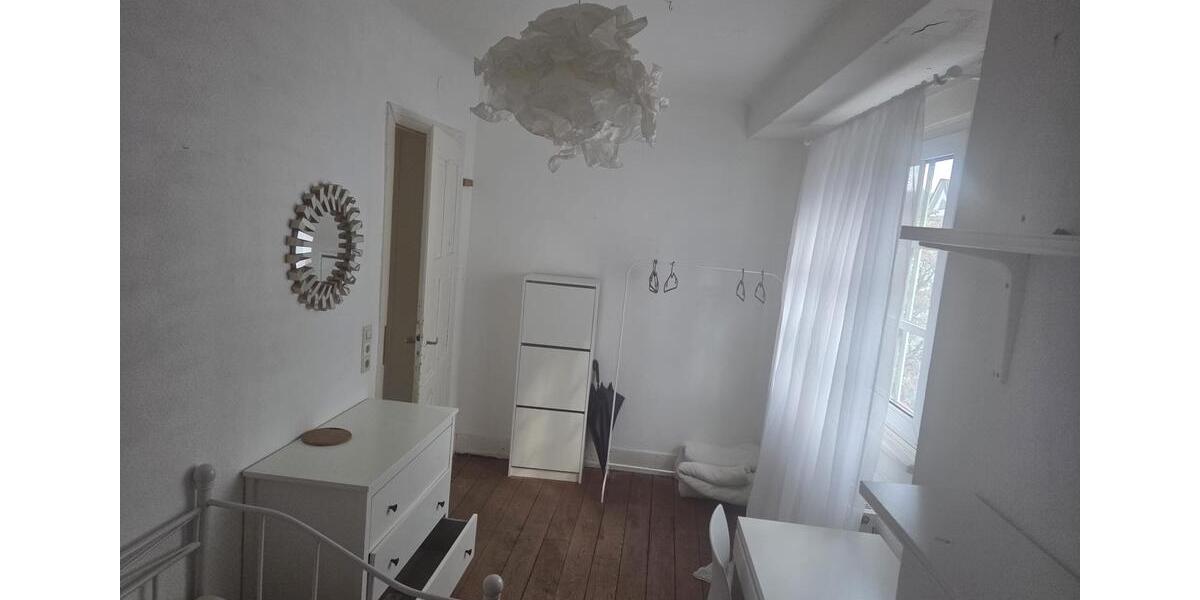Etagenwohnung Tübingen - 5 Zimmer, 18 m&sup2;, 450&euro; | Angebot:26569618