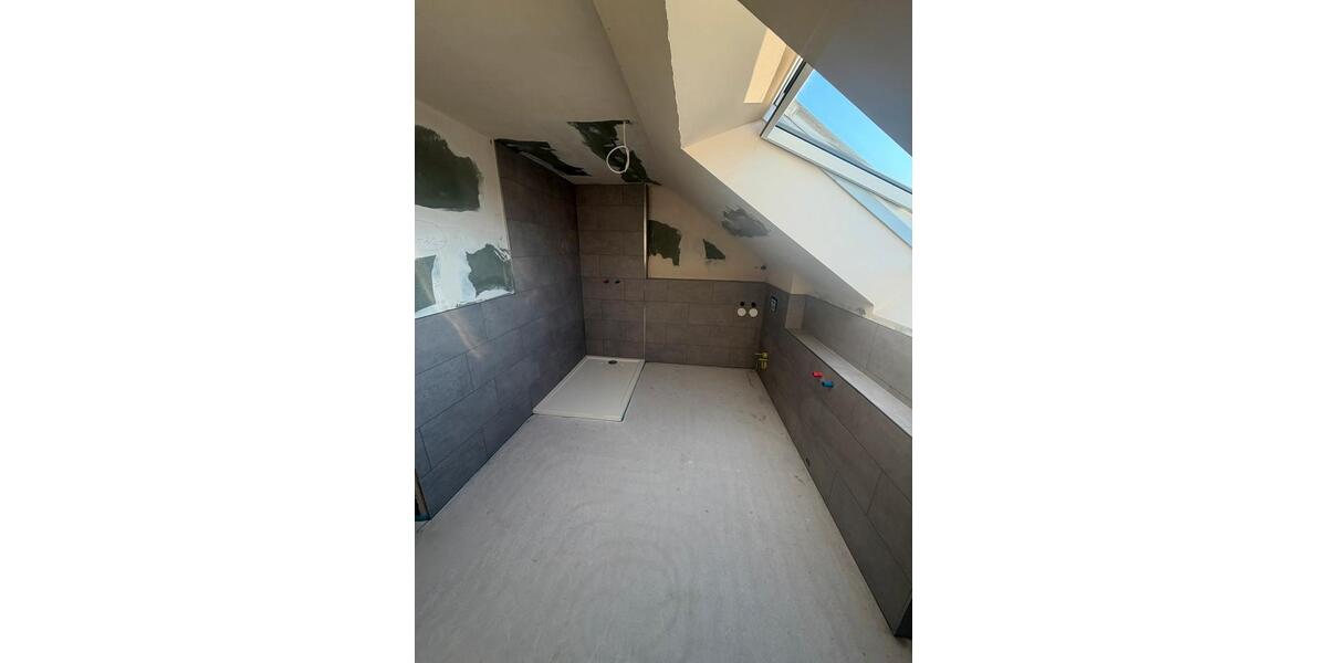 Dachgeschoßwohnung Schlaitdorf - 4 Zimmer, 107 m&sup2;, 1.500&euro; | Angebot:26486095