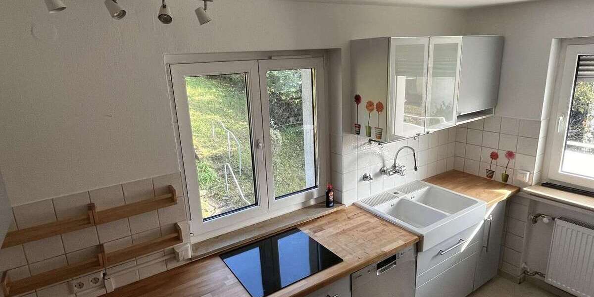 Etagenwohnung Nürtingen - 4 Zimmer, 125 m&sup2;, 1.310&euro; | Angebot:27080685