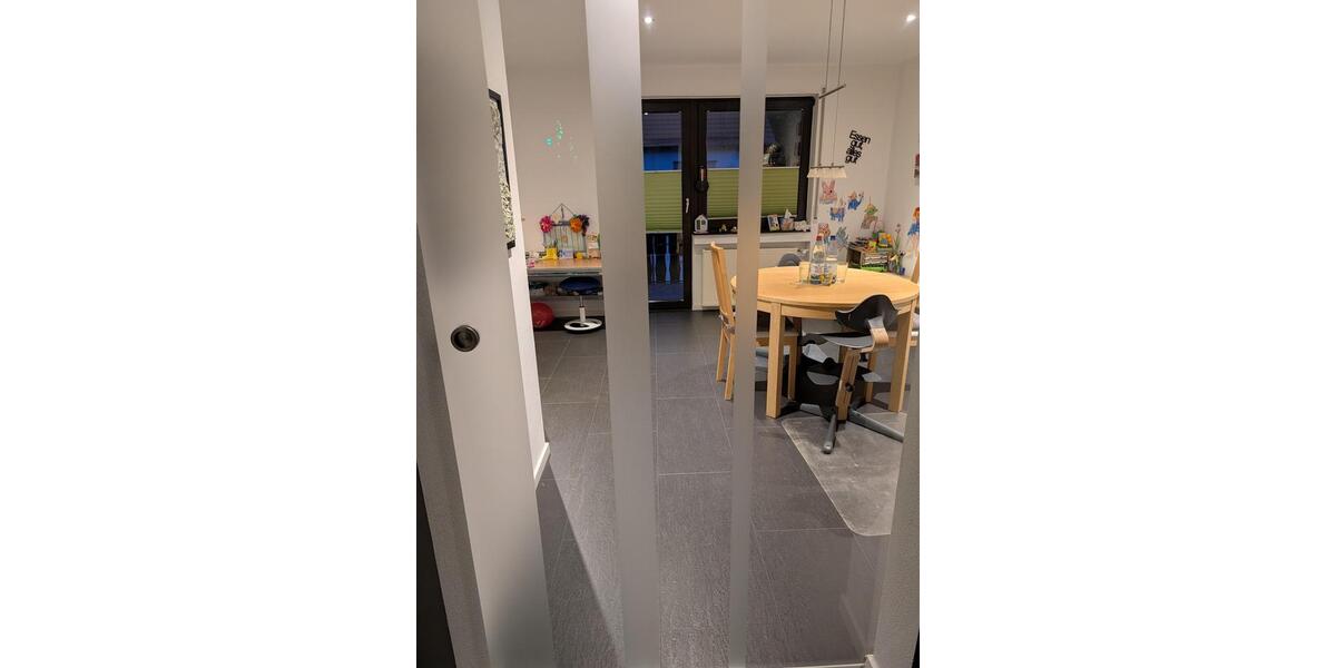 Etagenwohnung Bempflingen - 4 Zimmer, 123 m&sup2;, 1.250&euro; | Angebot:26588067