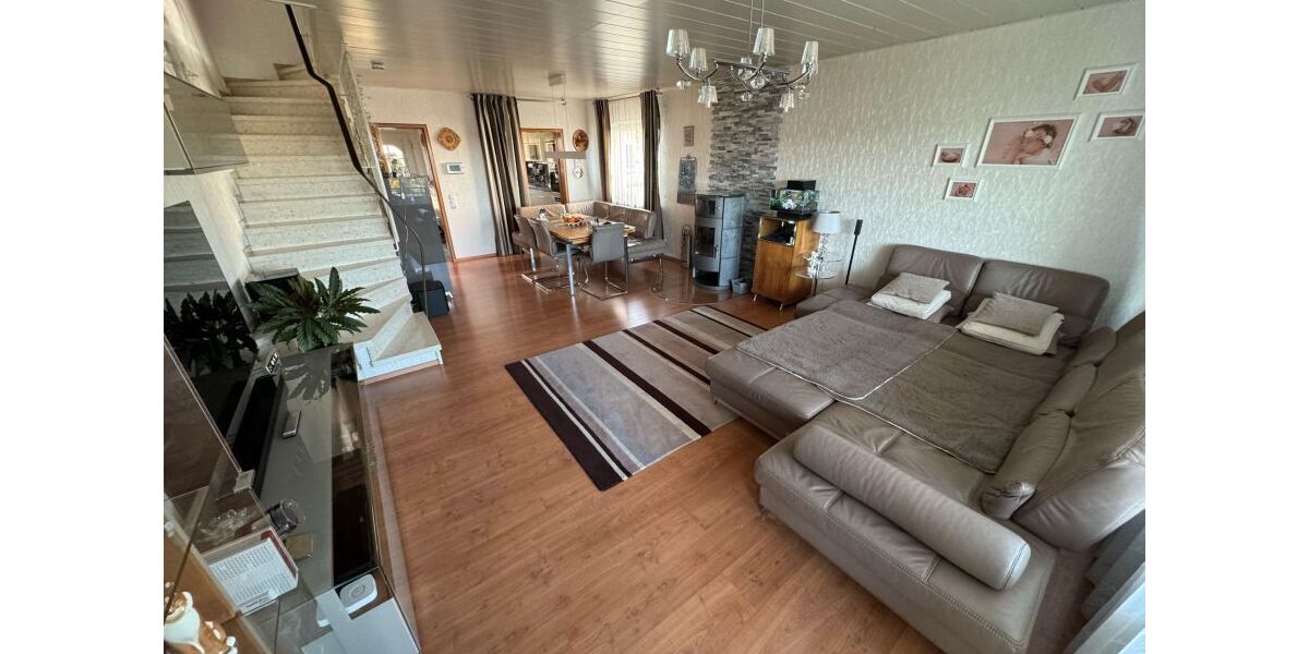 Provisionsfrei* Reiheneckhaus mit Einliegerwohnung von Privat in Herrenberg - Brahmsstraße - Reihenendhaus Herrenberg Herrenberg (Stadt) | Angebot:26973289